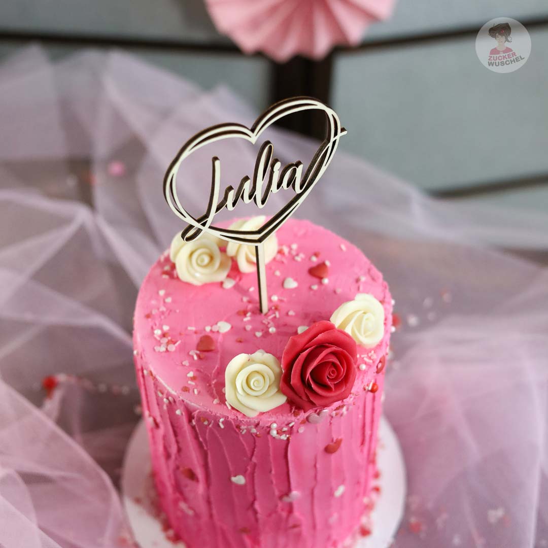 Inspirationen zum Valentinstag Torte mit Cake Topper