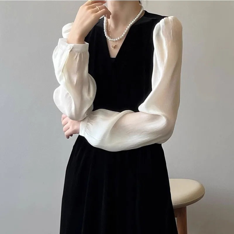 Elegant Vintage V-Neck Dress with Lace Up Waist