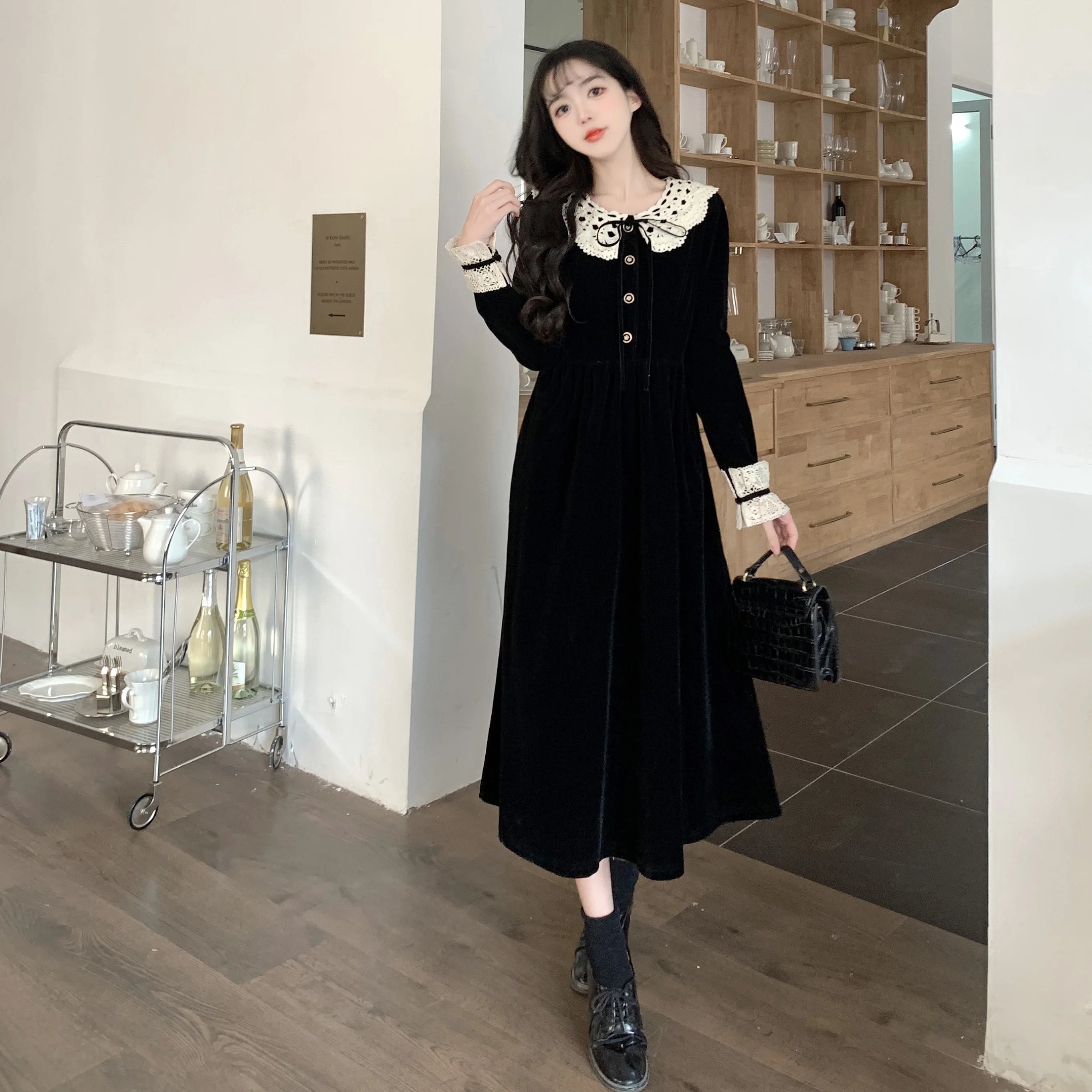 Flattering Plus Size Women's Dresses Elegant Vintage Style for All Seasons - Image 4