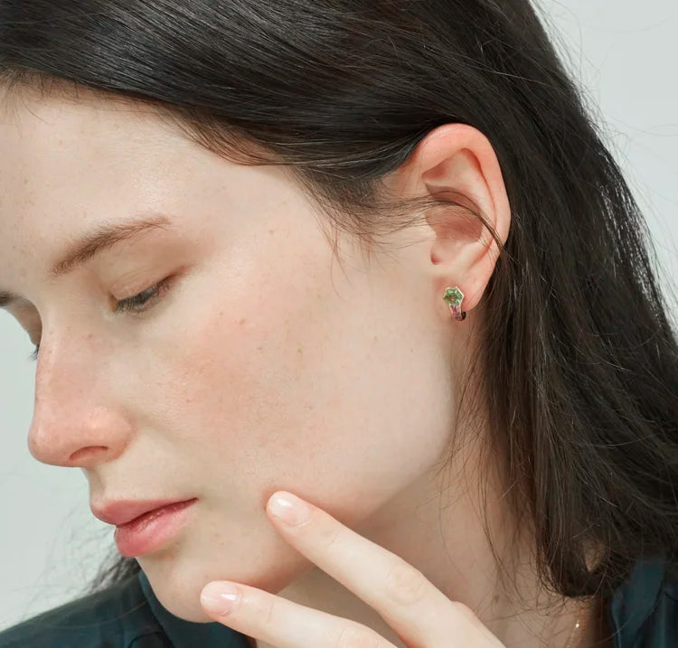 Jolly Bijou Pod 14K Gold Sapphire Earrings 1