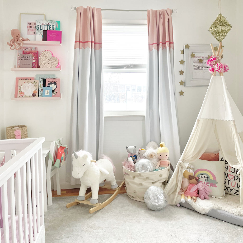 toddler girl bedroom decor inso - pink room - book shelfie, teepee, pottery barn 