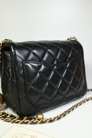 chanel lambskin quilted pearl crush flap with chain black