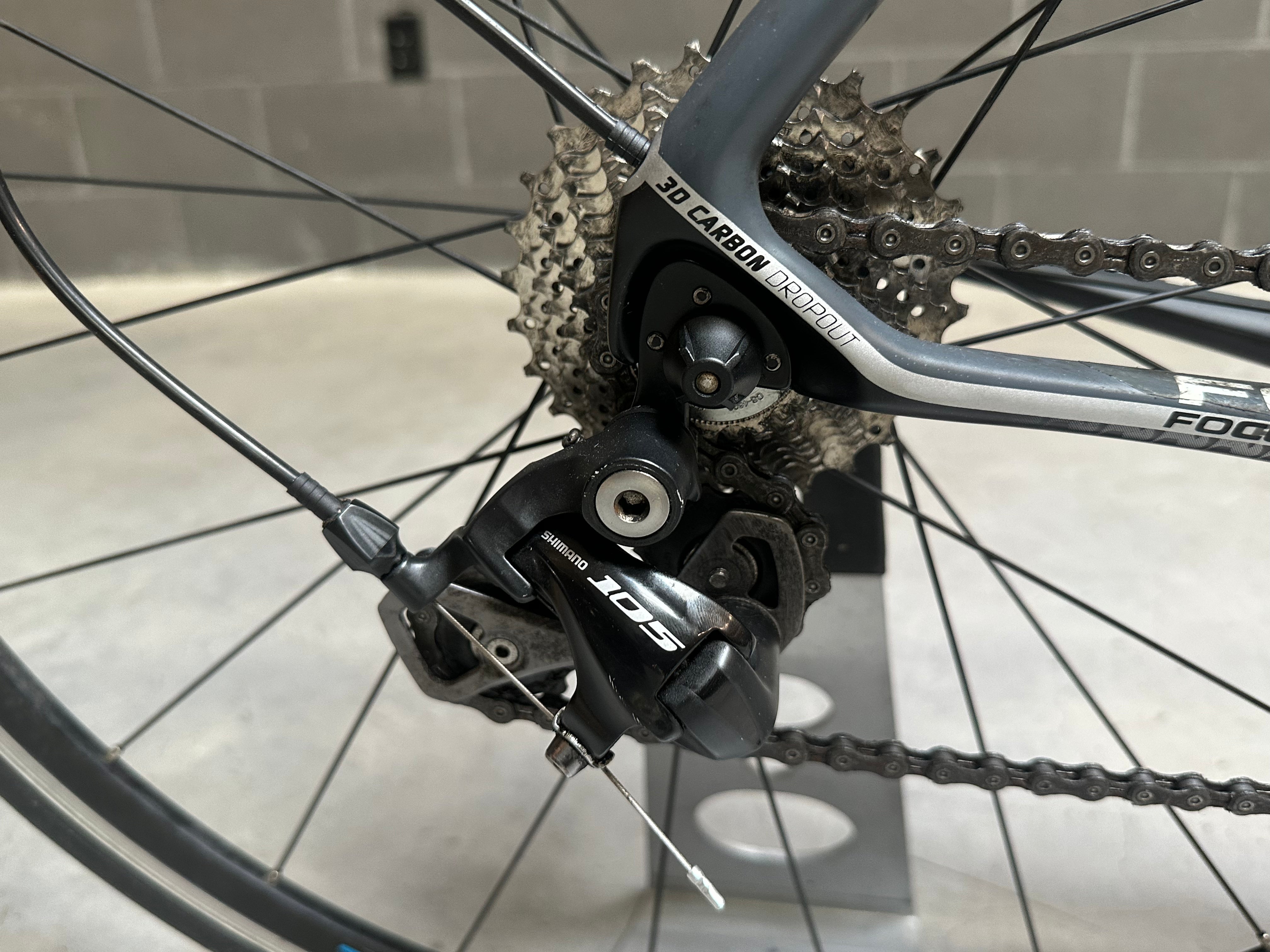 Focus Cayo Evo Carbon Flatbar Road Bike 54cm - Image 6