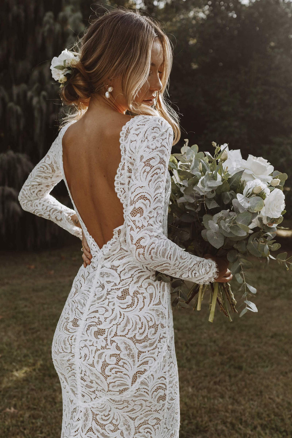Sexy Open Back Wedding Pant Suits For Brides With Train Applique Lace Long  Sleeves Wedding Jumpsuits