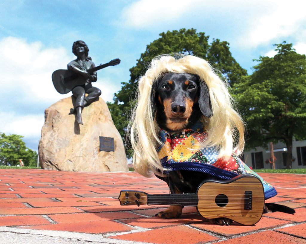 crusoe as dolly parton