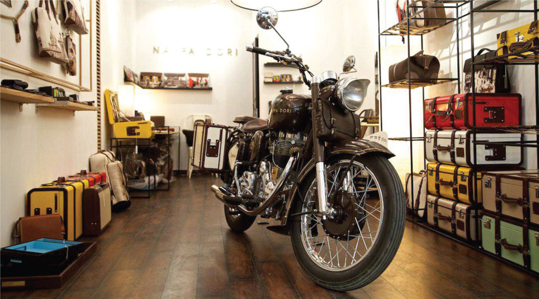 Royal Enfield With Nappa Dori Leather Bags