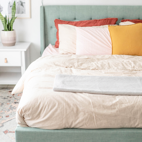 Colourful layering in bed for winter  | Skylark+Owl Linen Co