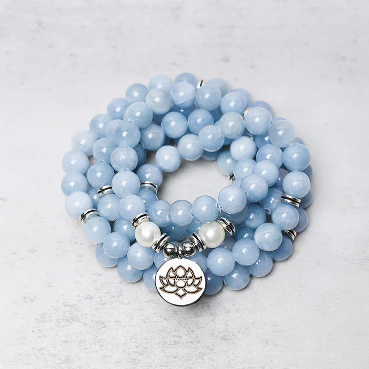 Why is Aquamarine Jewelry Ideal for a Winter Christmas Theme?