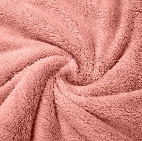 Krølfri hyggetøj i fleece og pink som nattøj og fritidstøj