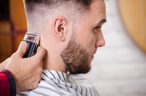 taglio capelli uomo corti sfumati –