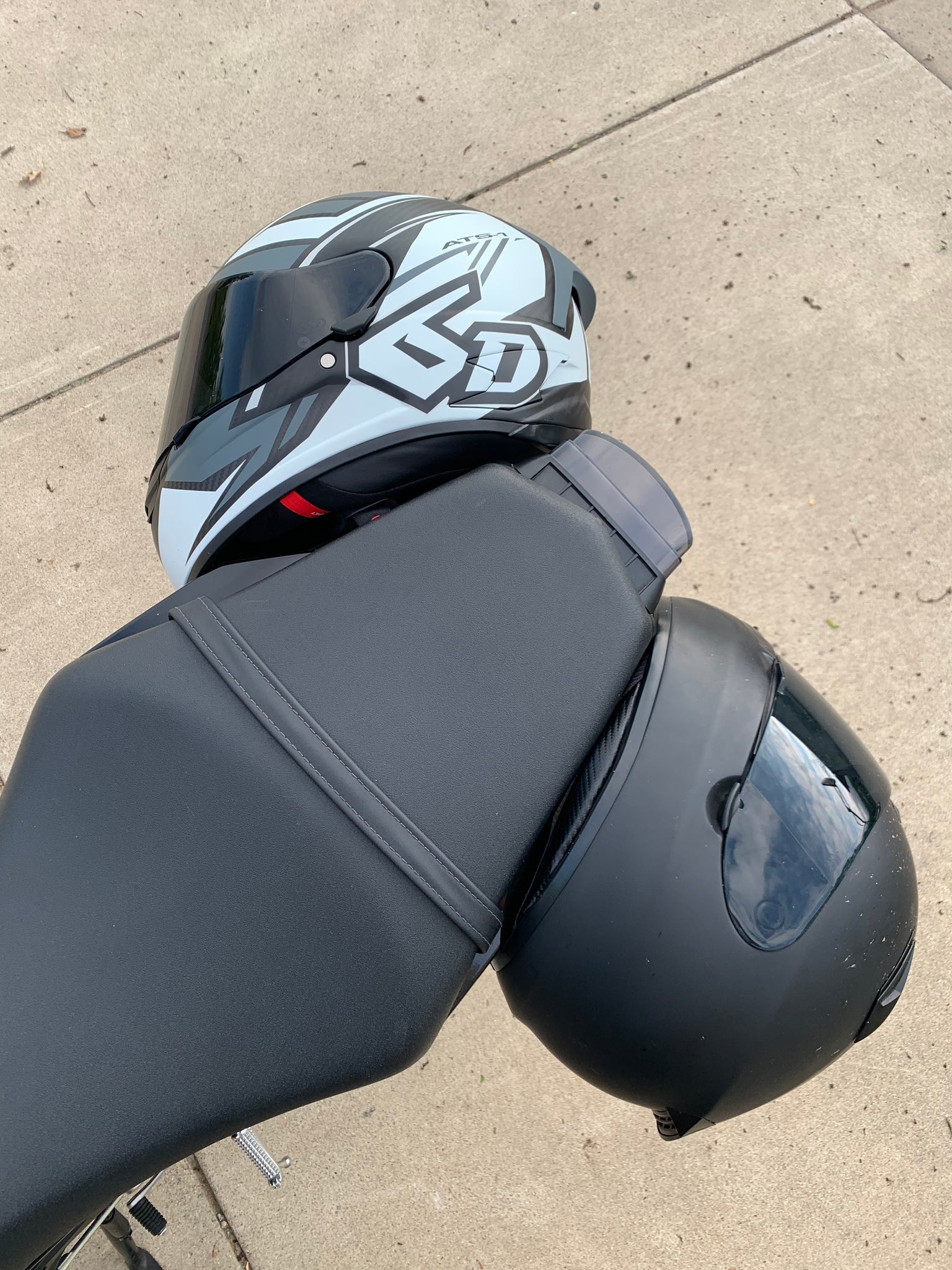 helmet seat lock