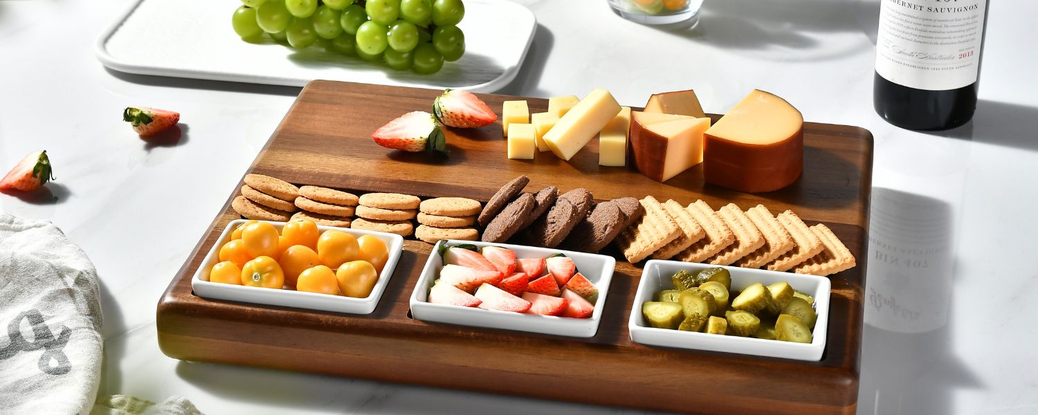 small cheese board gift ideas, cheese board ideas for small party, small cheese board idea, simple cheese board ideas