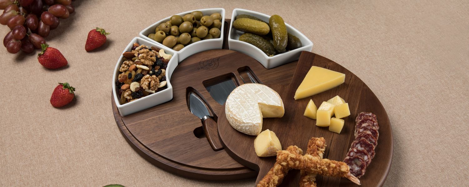 cheese and charcuterie board, best cheese and charcuterie board,  cheese and charcuterie board ideas, cheese and charcuterie board kits