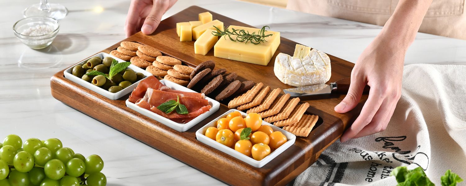 small cheese board gift ideas, cheese board ideas for small party, small cheese board idea, simple cheese board ideas
