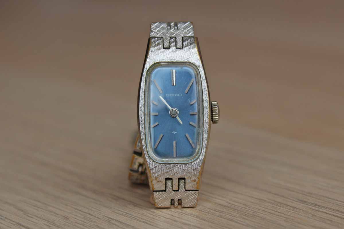 Seiko (Japan) Silver Tone Mechanical Wind-Up Watch with Blue Face – The  Standing Rabbit