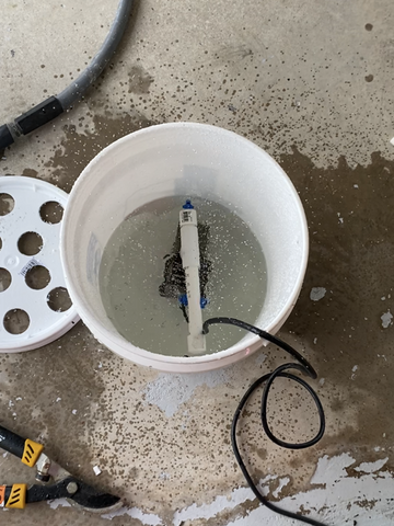 Testing out pump for DIY areoponics bucket system - On The Grow