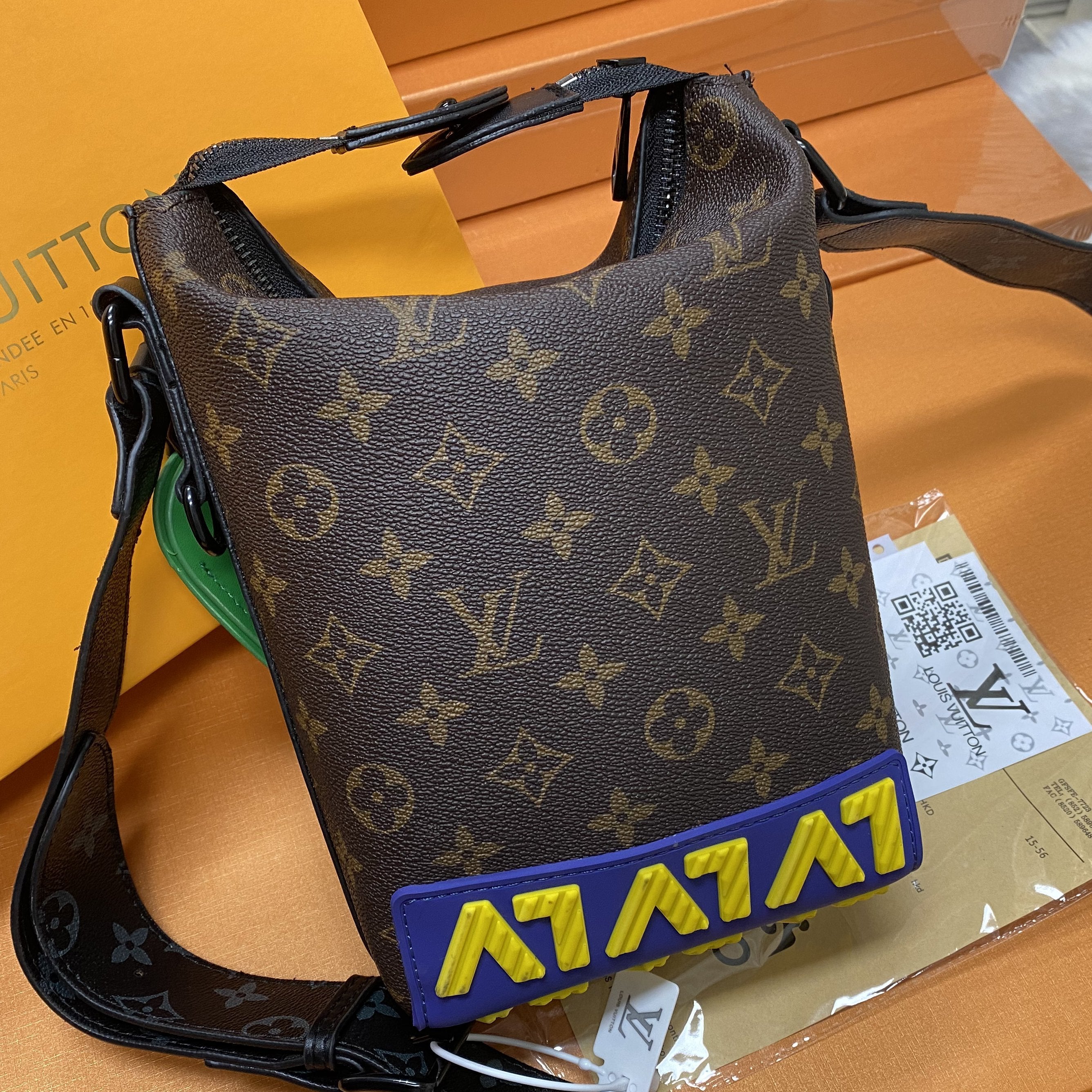 Louis Vuitton LV full printed letters stitching color ladies sho