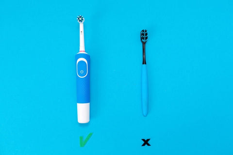 Cepillos de dientes eléctricos versus cepillos de dientes manuales