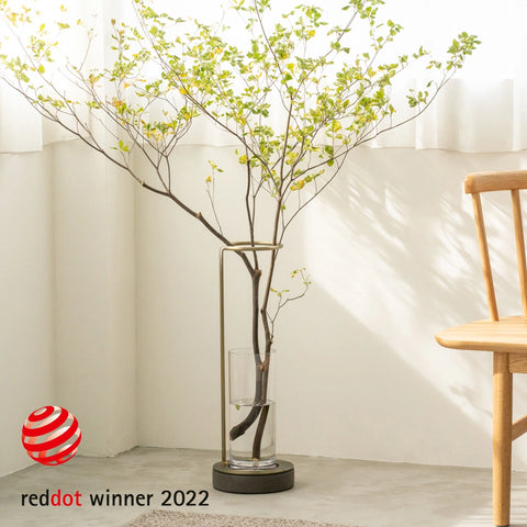 EDA VASEは、世界三大デザイン賞の一つであるRed Dot Award: Product Design 2022を受賞しました。