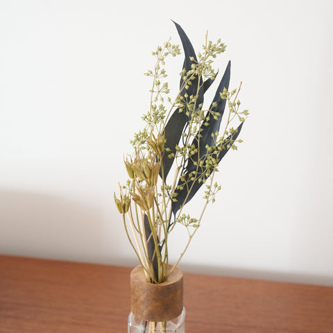 SiKiTO（シキト）の四季の香り定期便の6月の花材