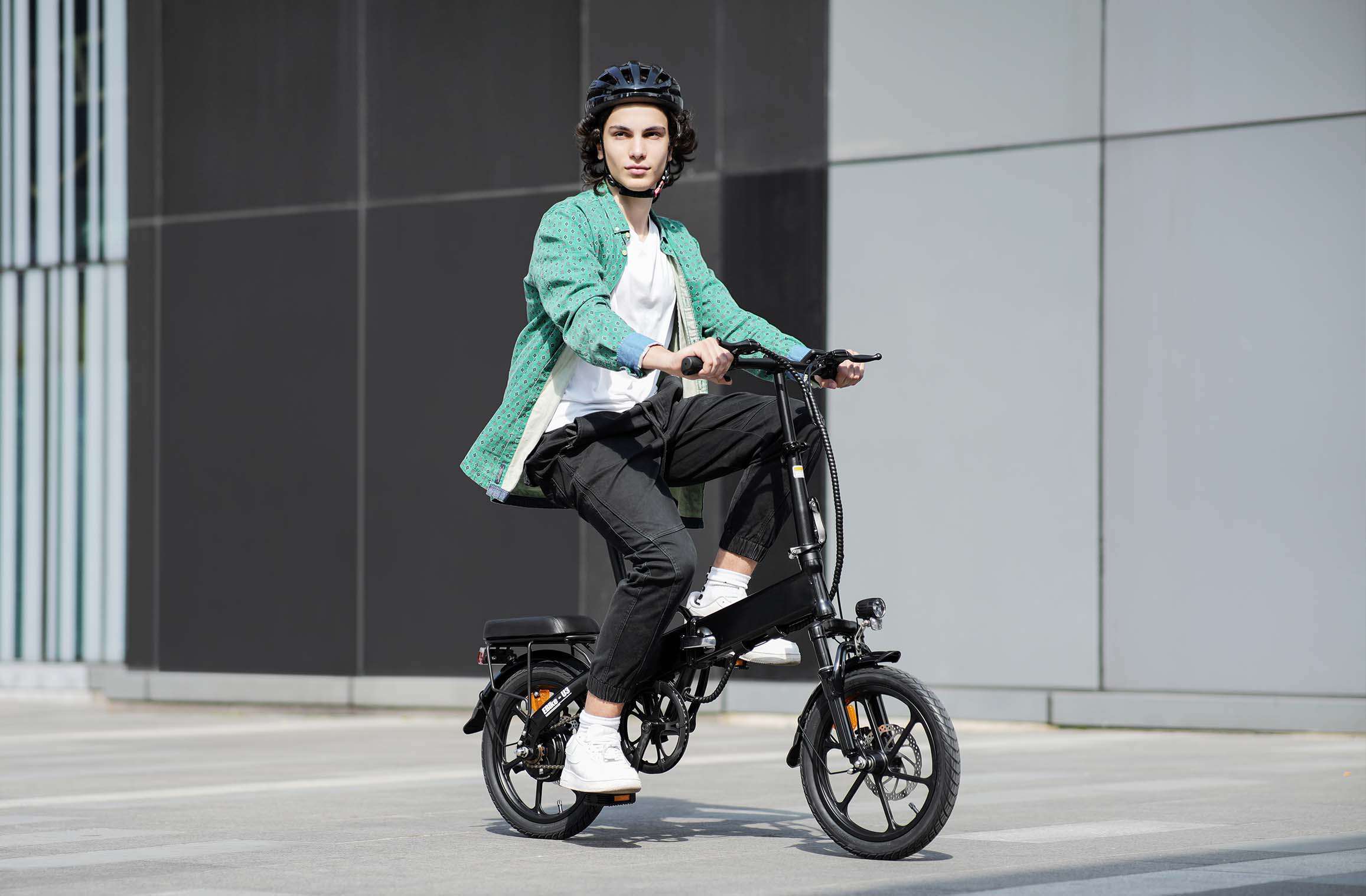 vélo électrique femme intersport