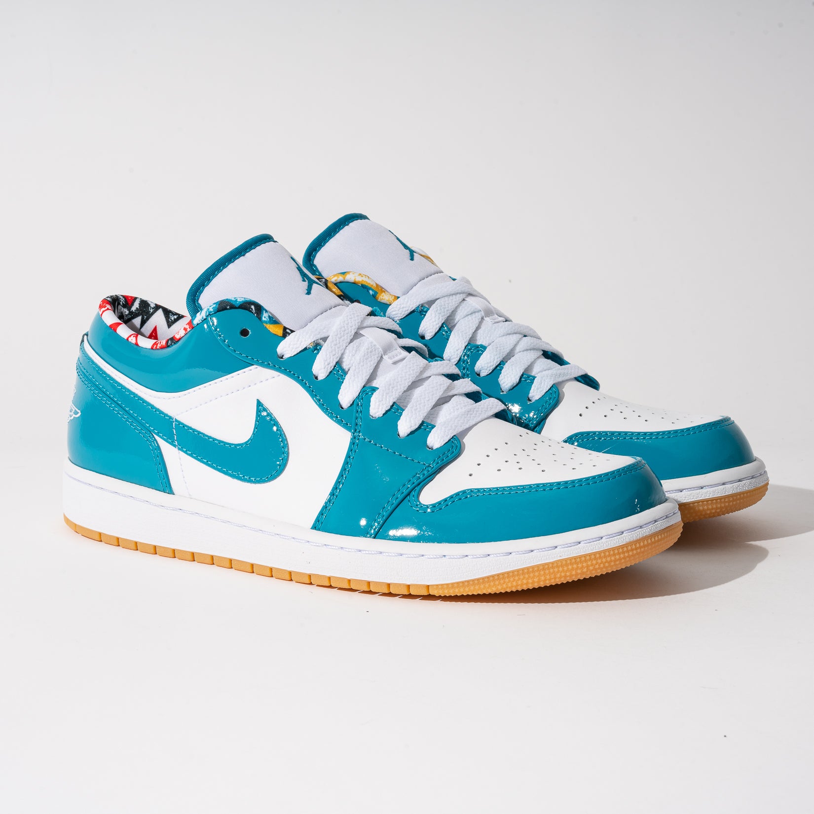 Jordan Low SE Barcelona Cyber Teal DC6991 400 | ubicaciondepersonas ...