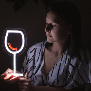 Wine glass neon sign made by Neon Marvels