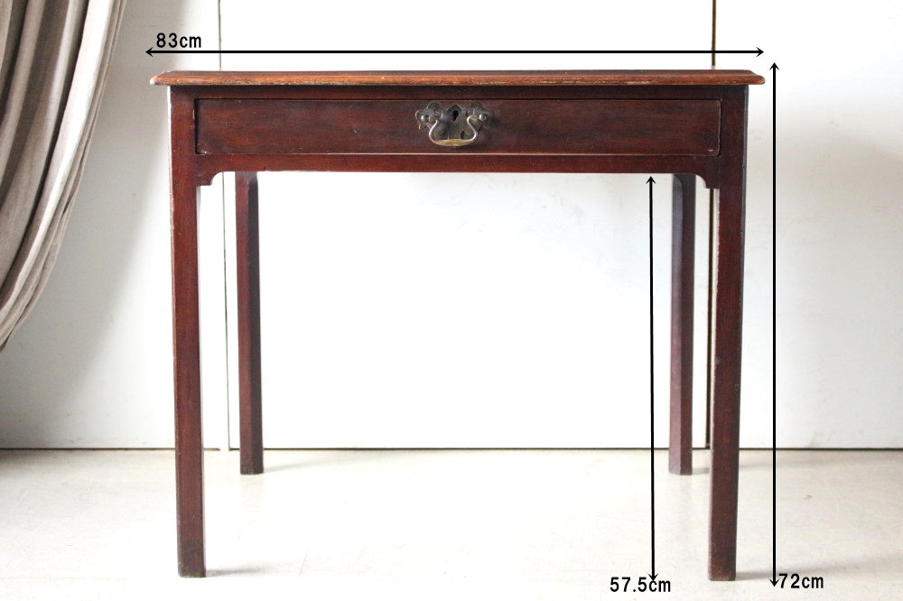 1820年代のマホガニー材テーブル（横幅83cm） イギリスアンティーク 