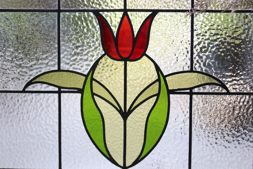 赤いチューリップのステンドグラス イギリスのアンティーク（住宅窓 