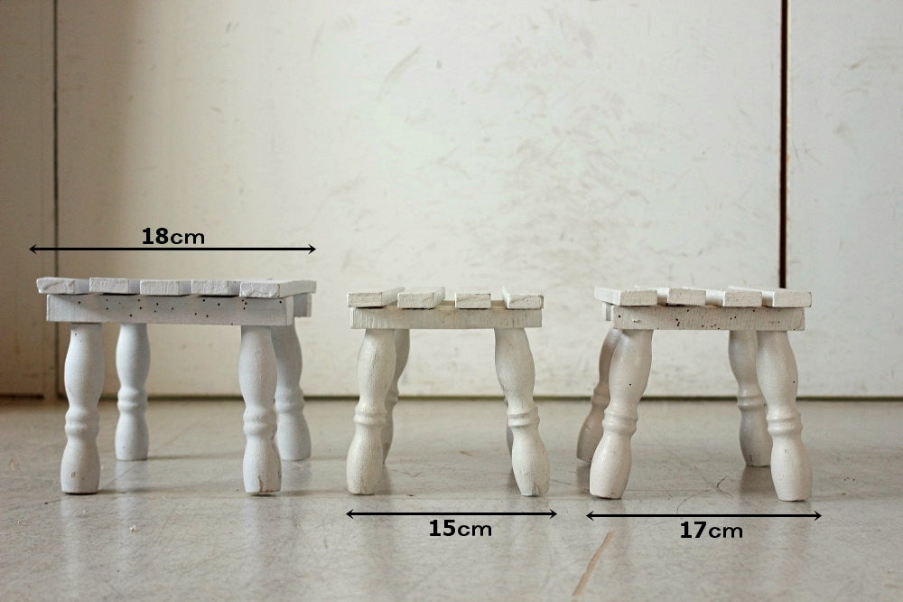 ３点あり！可愛い白ペイントの小さなスツール（横幅28cm）　フランスアンティーク家具