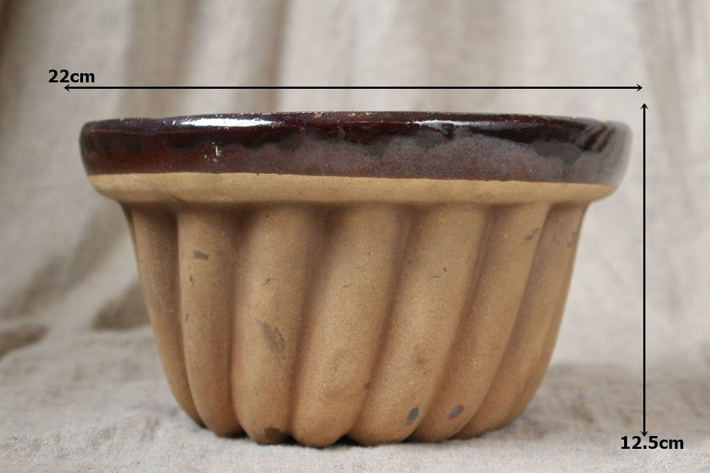お菓子作りで使いたいクグロフ型（直径22cm） フランスアンティーク