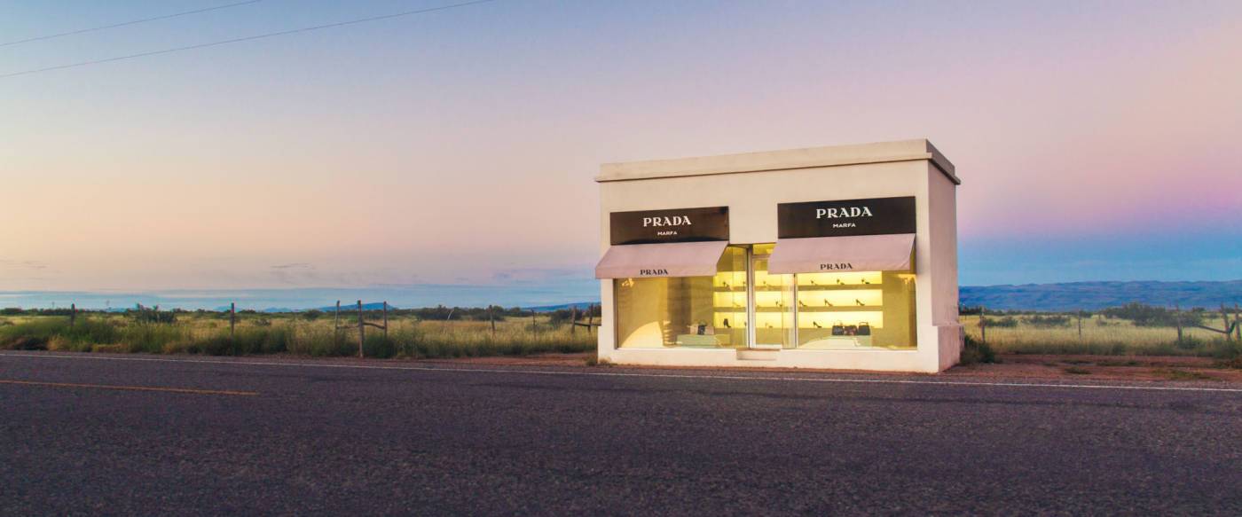 Prada Marfa B&W Affiche - Prada Marfa en plein désert 