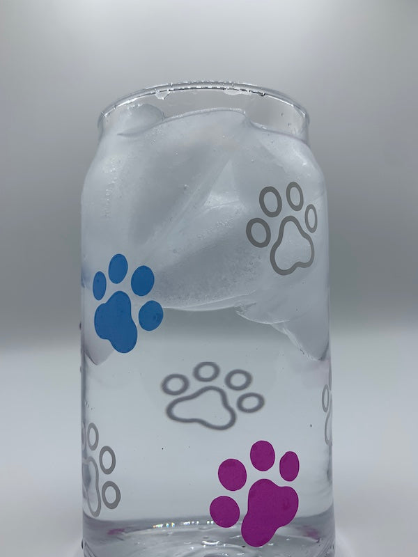 https://cdn.shopify.com/s/files/1/0594/7411/6780/products/pawprintdogloverbeerglasscancolorchangingpinkblue_1000x1000.jpg?v=1648148842