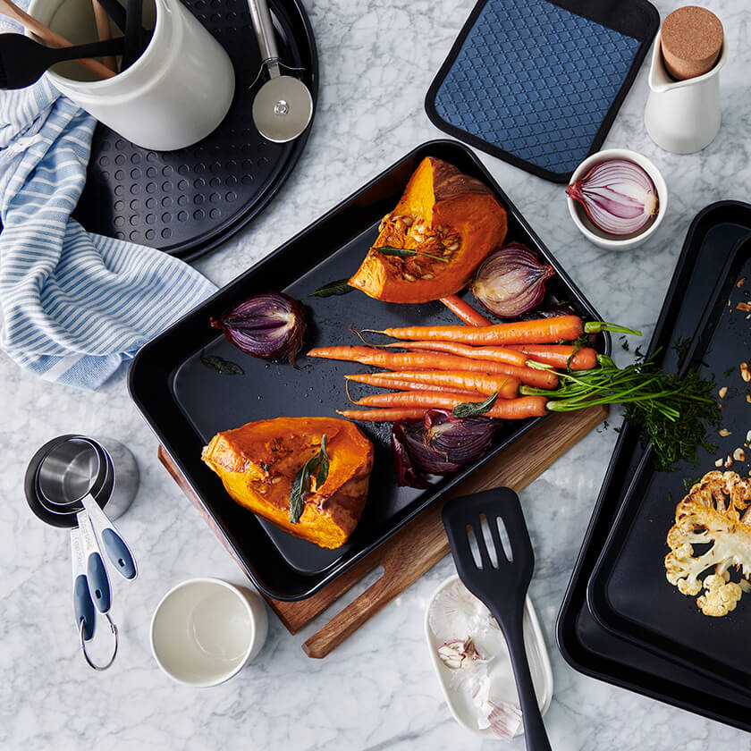 salt&pepper Sunday Bake Baking Tray, Tool Measuring Cup Set & Tool Slotted Turner