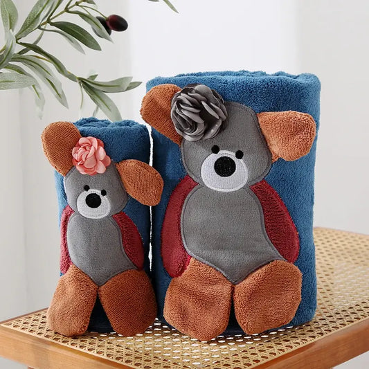 https://cdn.shopify.com/s/files/1/0594/8057/2096/products/LittleNell-Mother-Kids-Towel-Teddy-Bear-Applique-Hand-Towel-Kids-Bath-Towel-for-Kids-Barn-Handdukar-Duschdukar-Kinder-Handtuch-TheToddly.p5.webp?v=1675558529&width=533