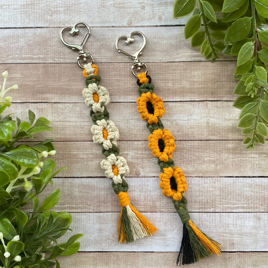 Diamond Weaved Macrame Keychain w/Wooden Beads – Knots of Happiness