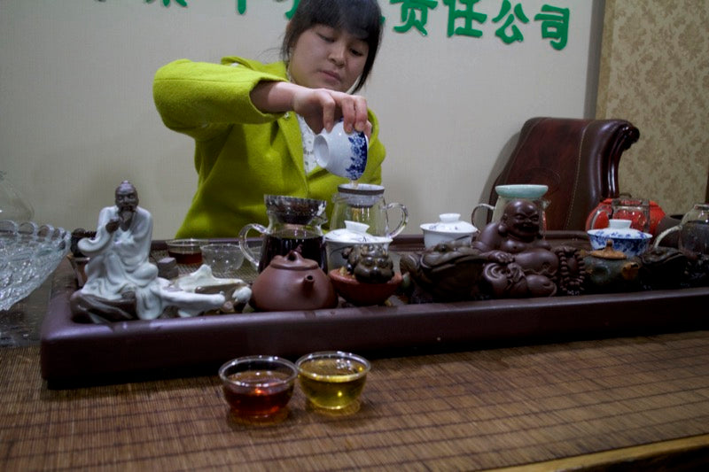 Yunnan black tea and pu'er