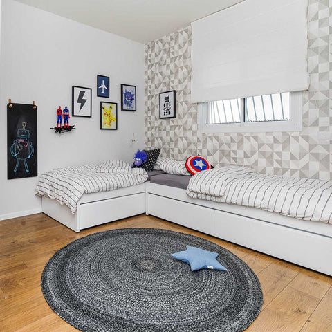 שטיח גרינלנד 02 אפור. עיצוב אורית וילקר צילום המל צילום