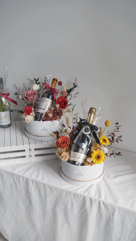 Vín: Wine And Flowers Hamper