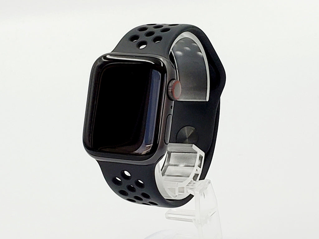 キャンペーン価格 Apple Watch series5 シルバー 40mm セルラーモデル