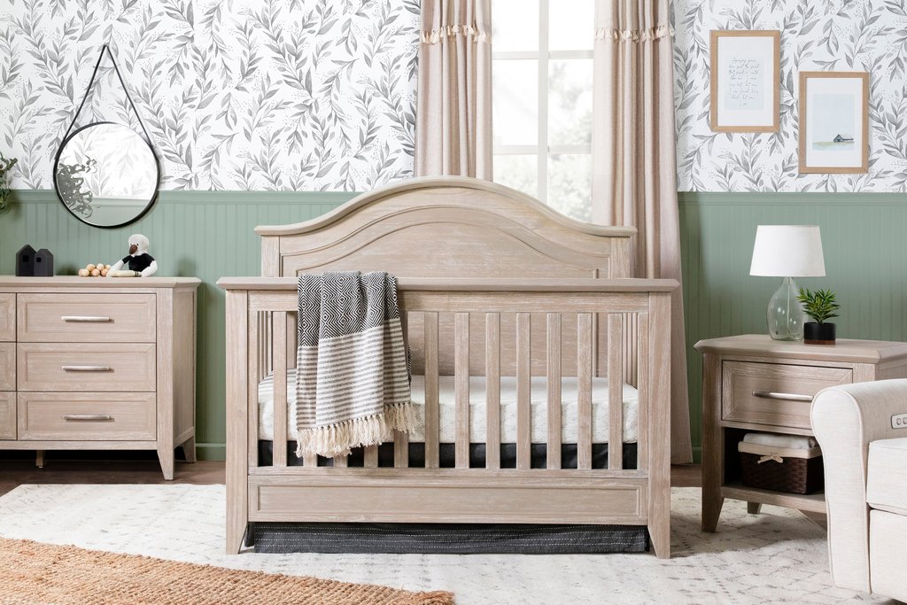 Beckett Curved Top Crib