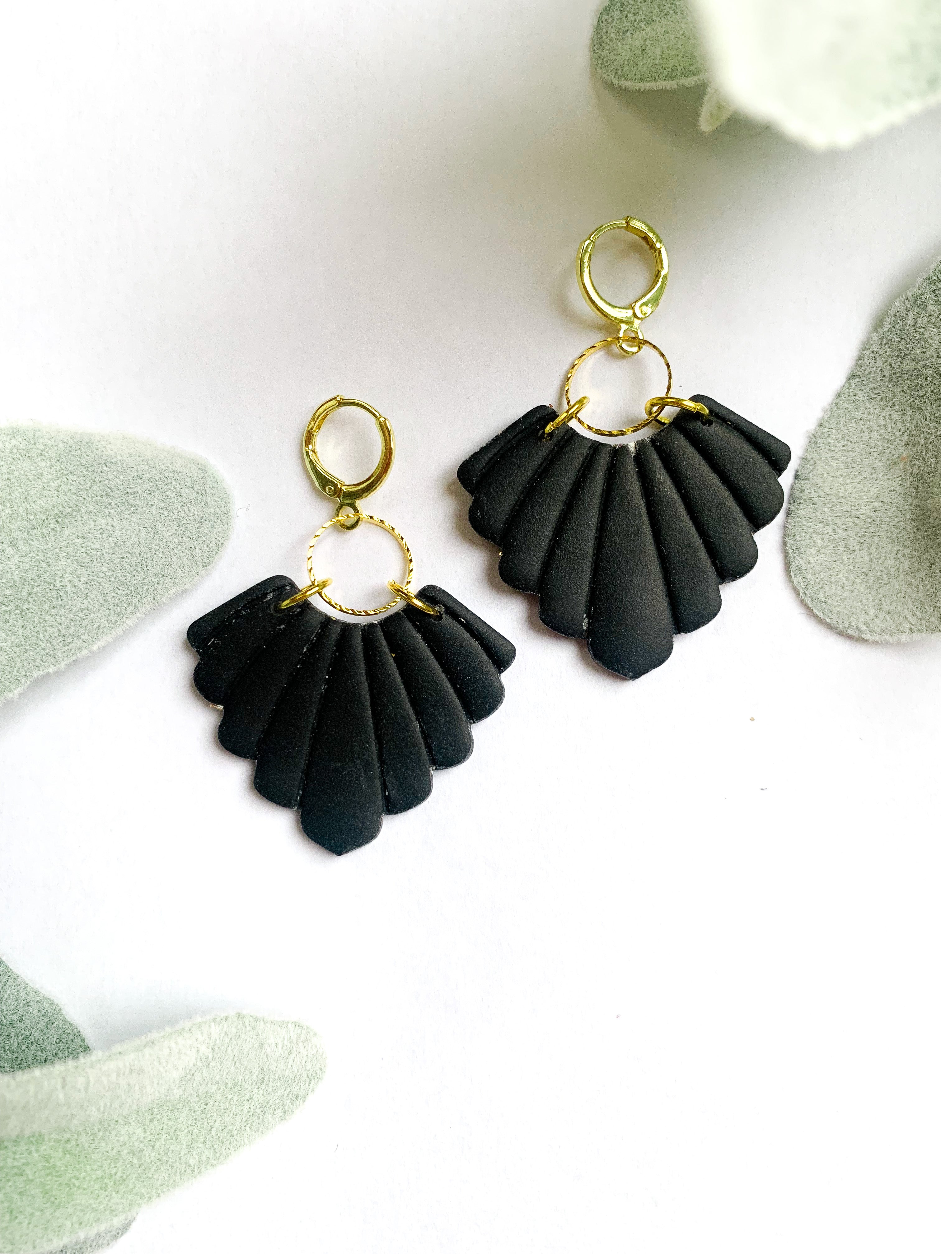 Black Scallop Fan Dangles