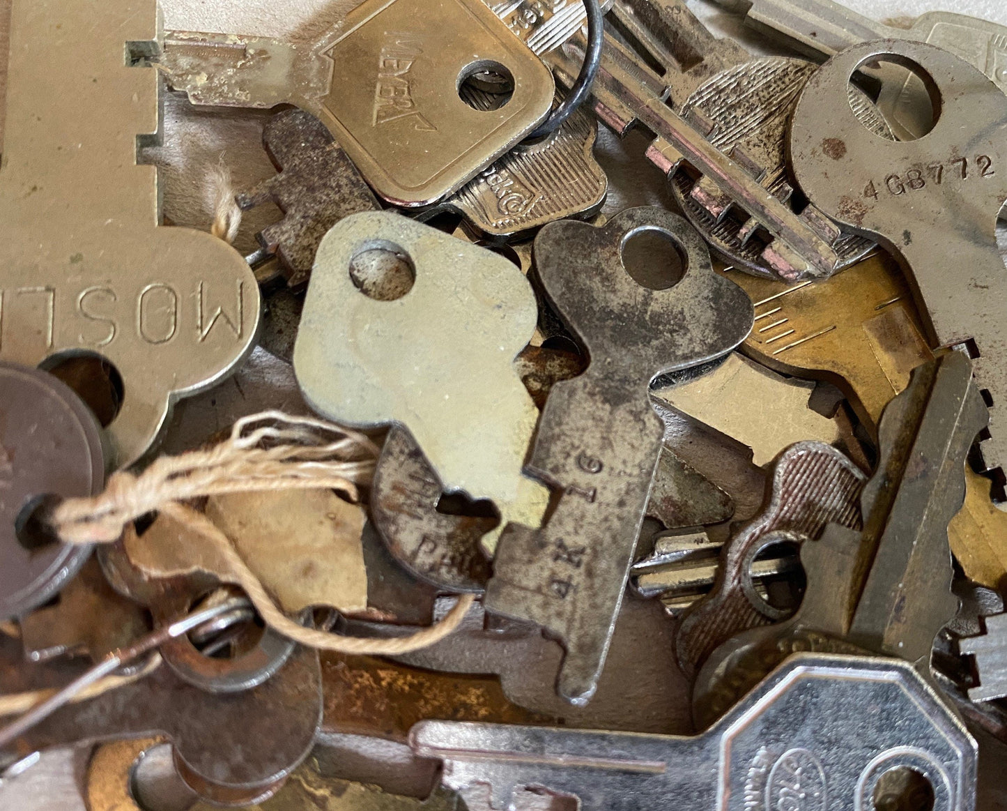 Stash builder: old metal keys