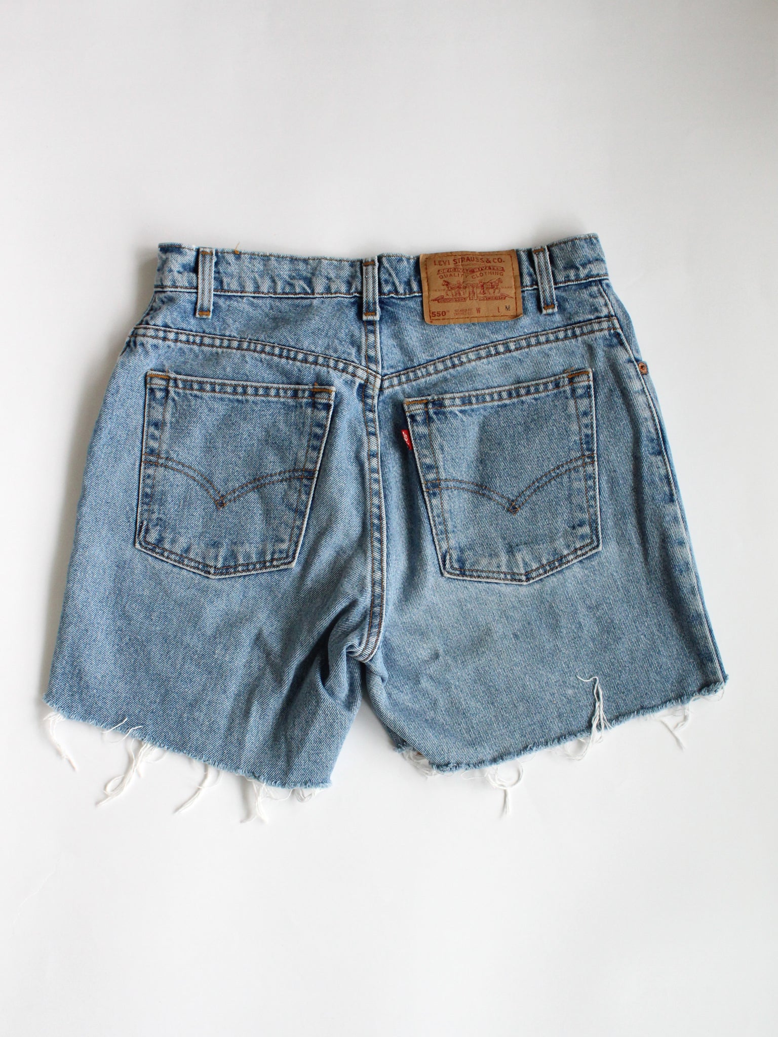 levi 550 cut off shorts