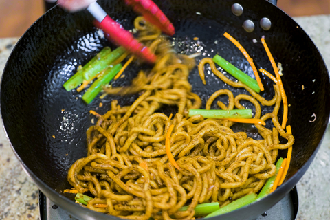 Black Pepper Beef Udon Noodles - Nomadette