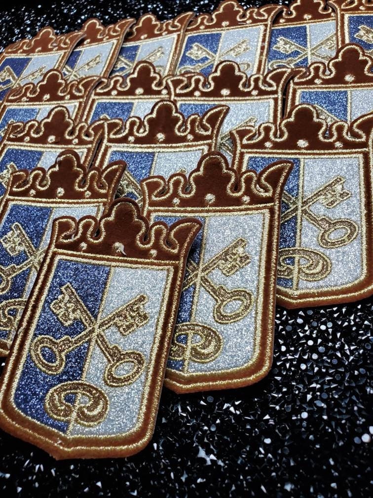 Cool 2pc/set, Gold Metallic QUEEN patches, DIY, Embroidered Applique I –  PatchPartyClub