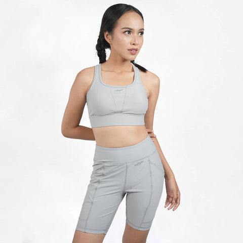 outfit jogging dengan sport bra