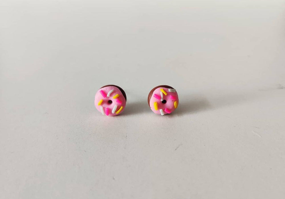 Small doughnut earring studs.