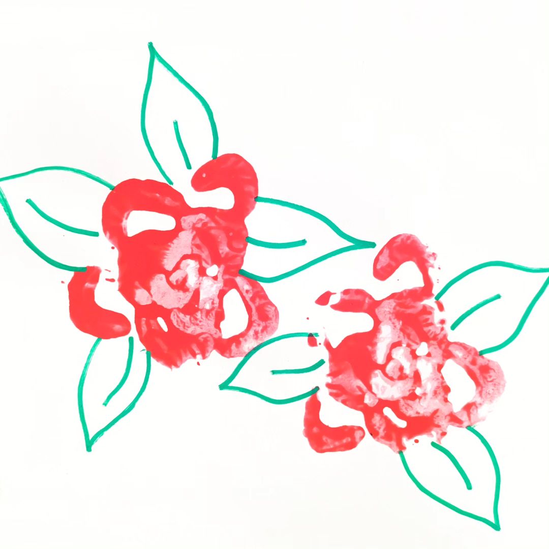 5. @wearethebusybees painted roses made from celery dipped in red paint