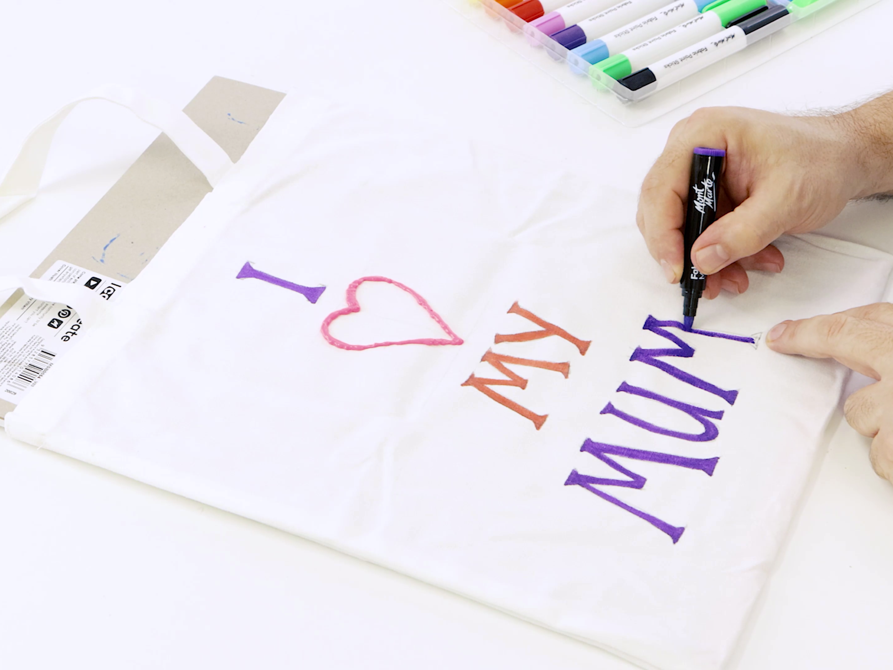 White tote bag with I Heart My Mum written on it